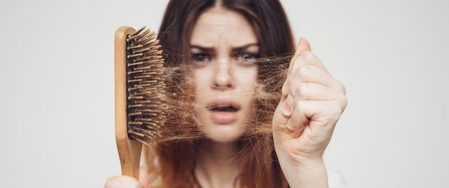 أطعمة ومشروبات تتسبب في تساقط الشعر من جذوره .!